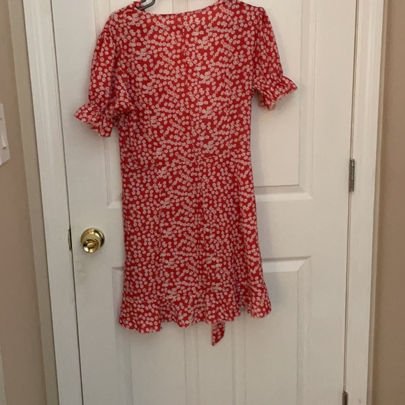 Sold - Picture 3 of 5